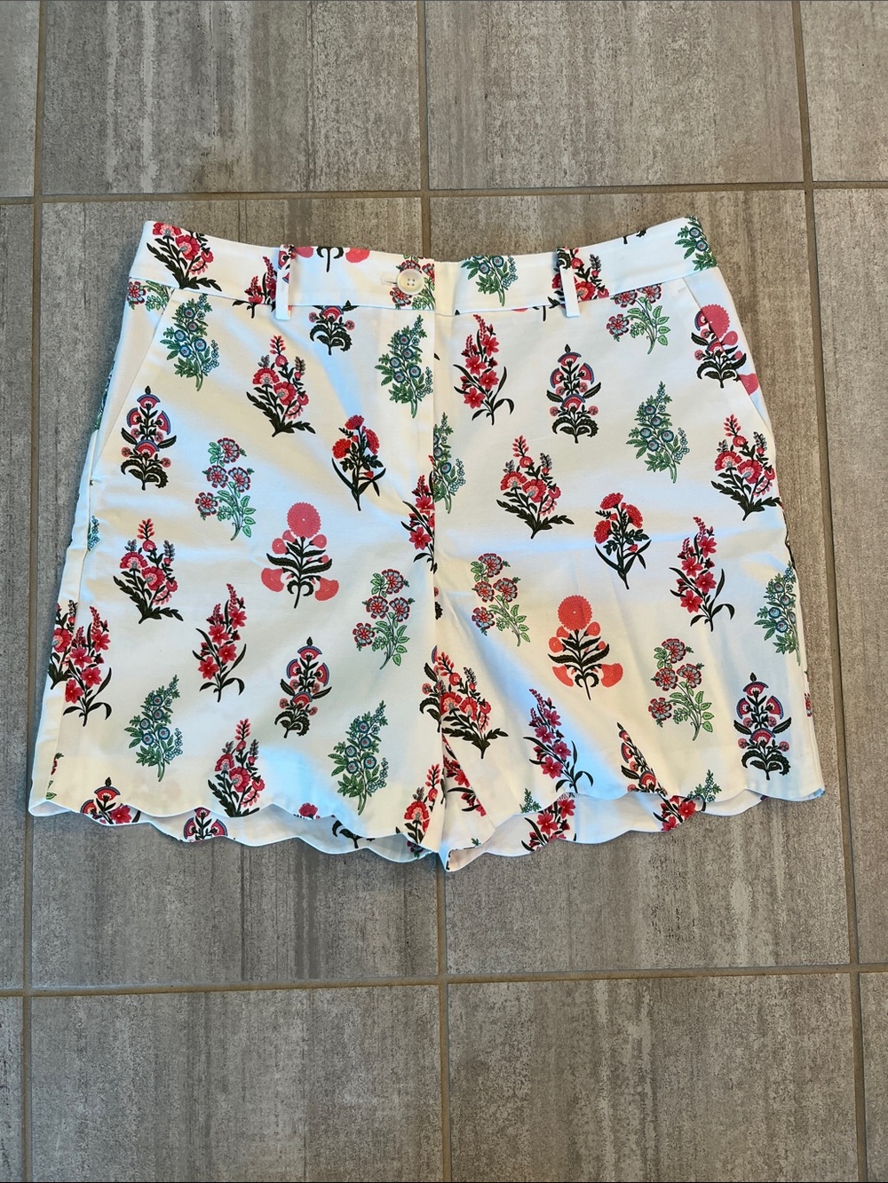 Talbots NWT White Floral Scalloped-Hem Bermuda Shorts